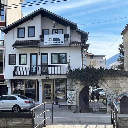 Town Hostel Peja Exteriör bild